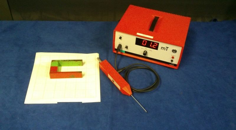 Datei:Vermessung eines Magneten.jpeg
